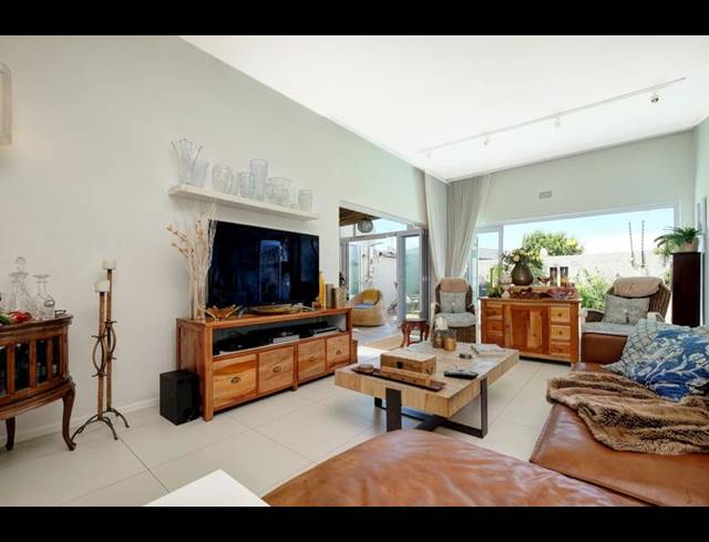 3 BEDROOM TOWNHOUSE FOR SALE IN RIVER CLUB